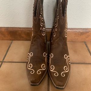Ariat Boots, kids size 4.5
